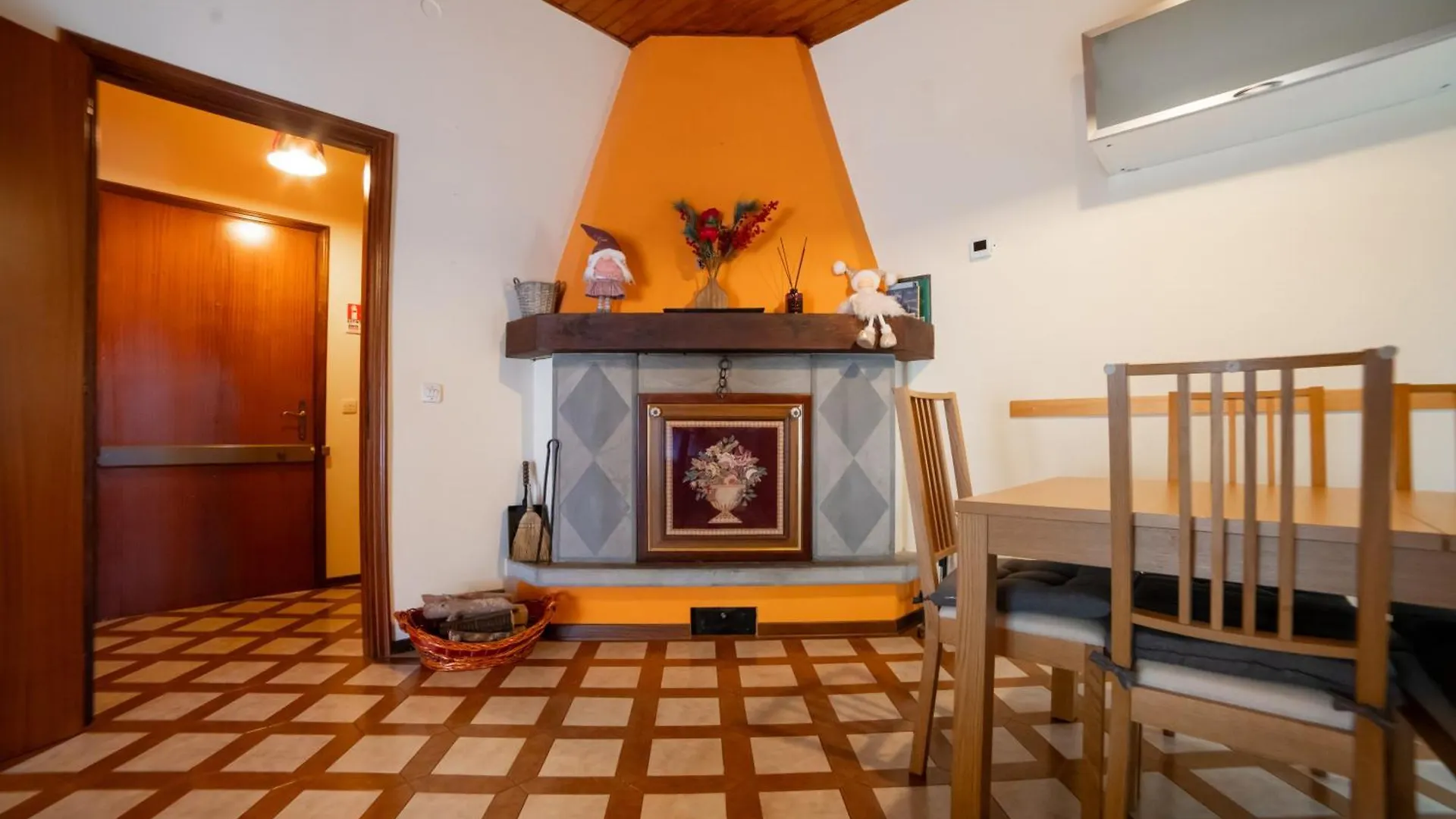 Dolce Rifugio Sul Castello - Incantevole Appartamento A Due Passi Dal Centro Con Garage Sestola 0*,  Italia